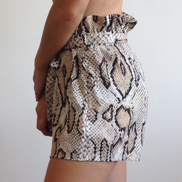 Zaful - Snakeskin Print Paperbag Shorts - Picture 6 of 11